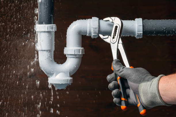 Professional Leak Detection technician working in Laurel, NY